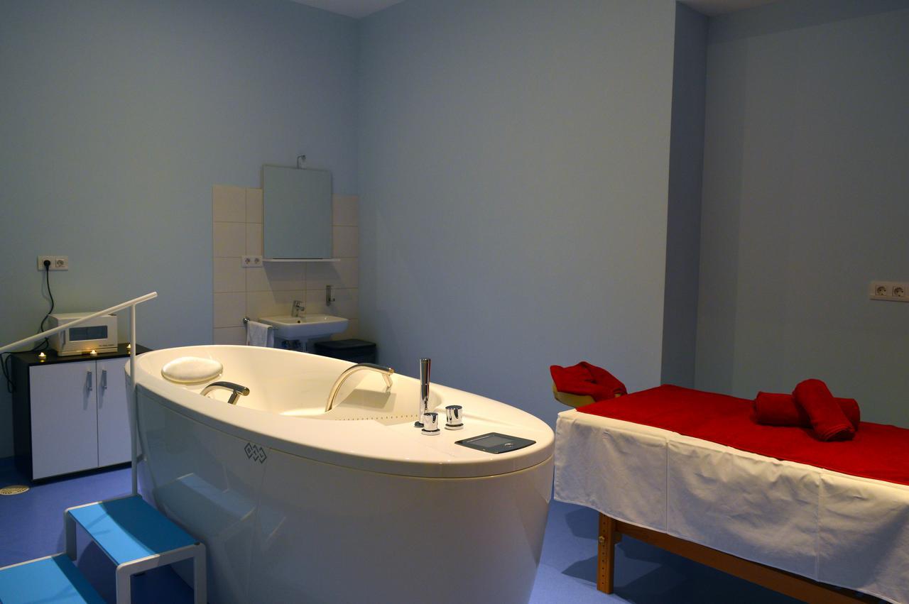 Salis & Medical Hotel 4*